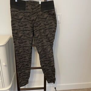 Simply Vera Vera Wang Camouflage Pants -  stretchy pants. 1X